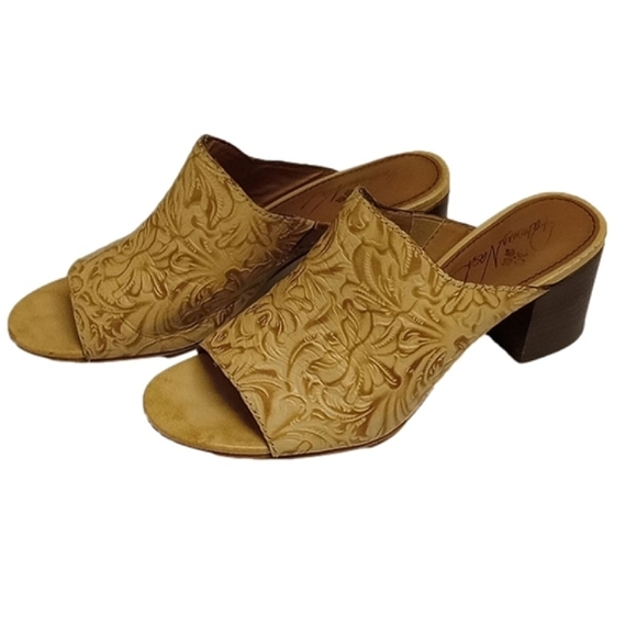 Patricia Nash Shoes - PATRICIA NASH TAN LEATHER OPEN TOE MULE HEEL SHOES WITH TOOLED FLORAL DESIGNS